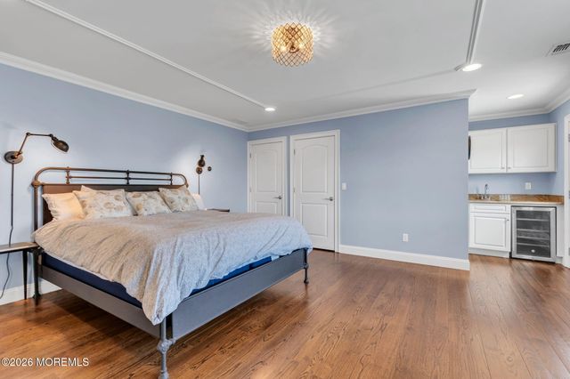 5 Riverdale Avenue, Monmouth Beach, NJ 07750