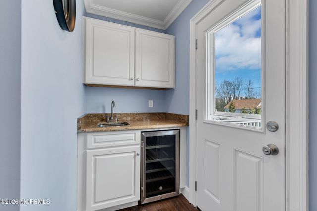 5 Riverdale Avenue, Monmouth Beach, NJ 07750