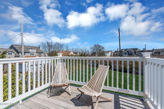 5 Riverdale Avenue, Monmouth Beach, NJ 07750