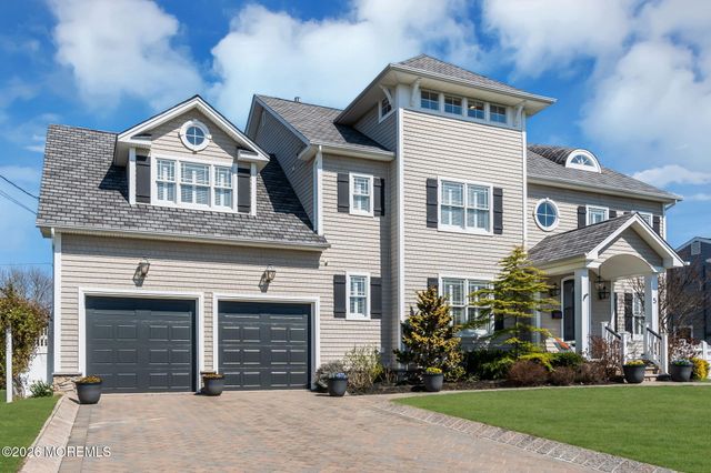 5 Riverdale Avenue, Monmouth Beach, NJ 07750