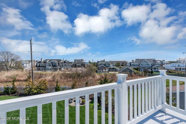 5 Riverdale Avenue, Monmouth Beach, NJ 07750