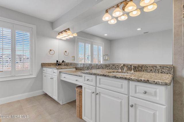 5 Riverdale Avenue, Monmouth Beach, NJ 07750