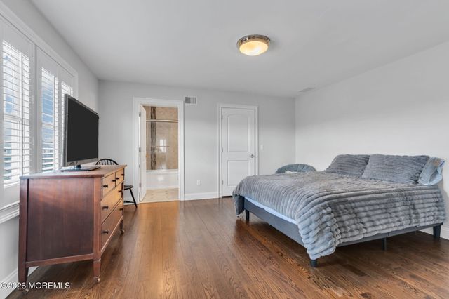 5 Riverdale Avenue, Monmouth Beach, NJ 07750