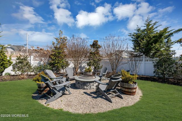 5 Riverdale Avenue, Monmouth Beach, NJ 07750