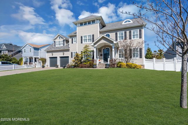 5 Riverdale Avenue, Monmouth Beach, NJ 07750