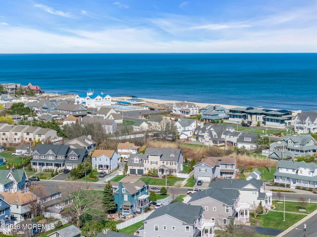 5 Riverdale Avenue, Monmouth Beach, NJ 07750