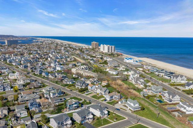 5 Riverdale Avenue, Monmouth Beach, NJ 07750