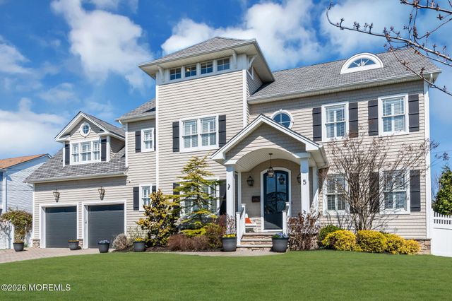 5 Riverdale Avenue, Monmouth Beach, NJ 07750