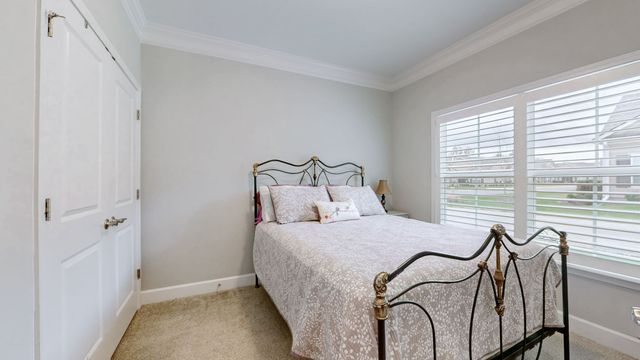 2460 Stonecenter Ln, Murfreesboro, TN 37128