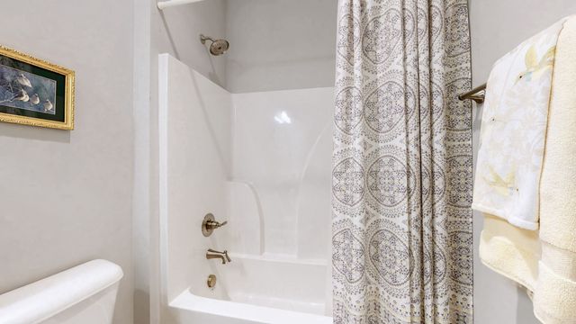 2460 Stonecenter Ln, Murfreesboro, TN 37128