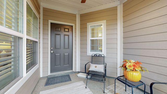 2460 Stonecenter Ln, Murfreesboro, TN 37128