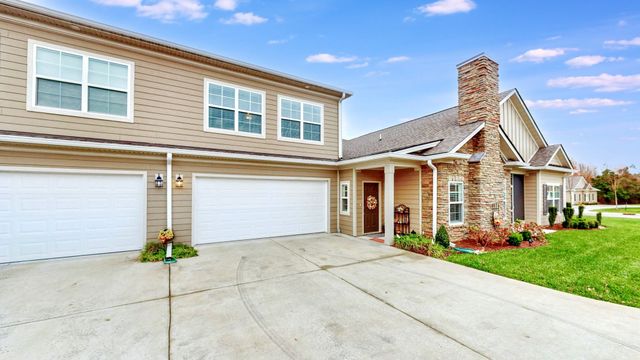 2460 Stonecenter Ln, Murfreesboro, TN 37128