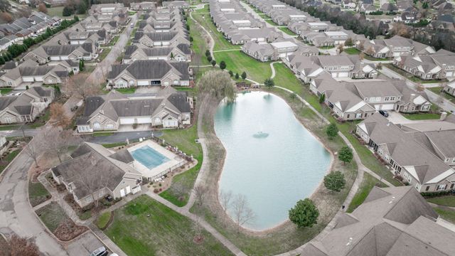 2460 Stonecenter Ln, Murfreesboro, TN 37128