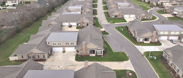 2460 Stonecenter Ln, Murfreesboro, TN 37128