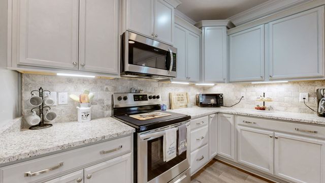 2460 Stonecenter Ln, Murfreesboro, TN 37128