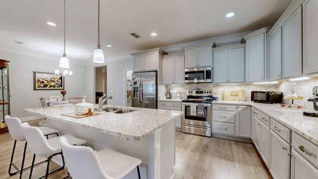 2460 Stonecenter Ln, Murfreesboro, TN 37128