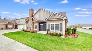 2460 Stonecenter Ln, Murfreesboro, TN 37128