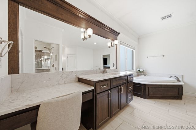 12011 S Lakewood Avenue, Tulsa, OK 74137