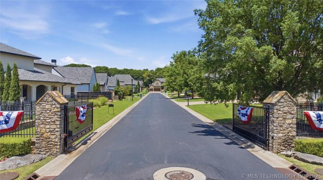 12011 S Lakewood Avenue, Tulsa, OK 74137