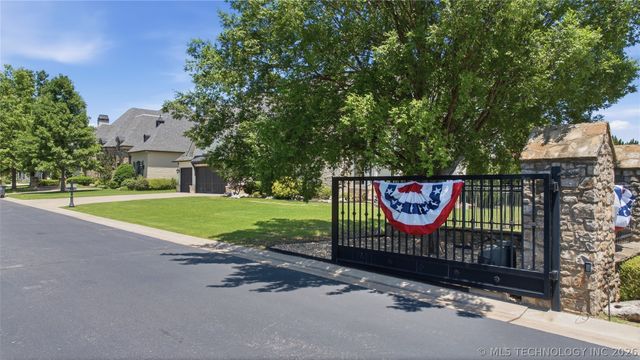 12011 S Lakewood Avenue, Tulsa, OK 74137