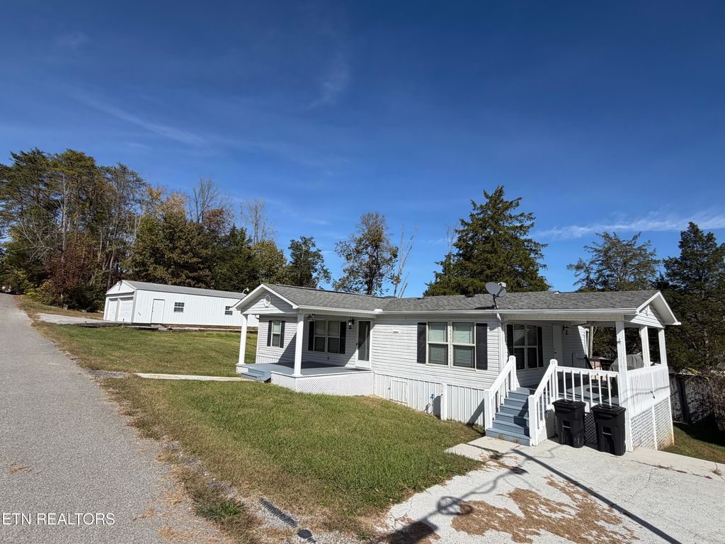 179 Moonview Drive, Lafollette, TN 37766