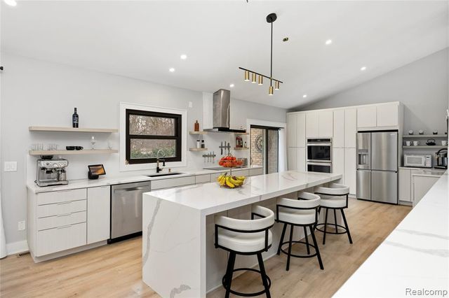 3681 Maxwell Court, Bloomfield Hills, MI 48301