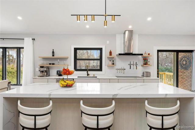 3681 Maxwell Court, Bloomfield Hills, MI 48301