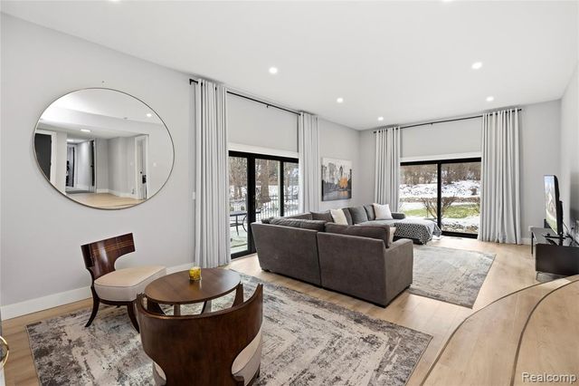 3681 Maxwell Court, Bloomfield Hills, MI 48301