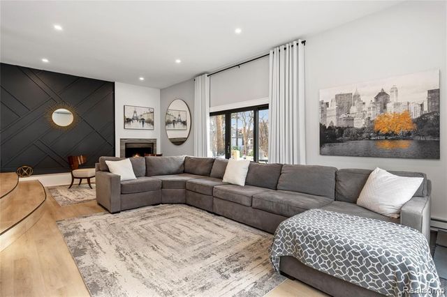 3681 Maxwell Court, Bloomfield Hills, MI 48301