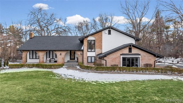 3681 Maxwell Court, Bloomfield Hills, MI 48301