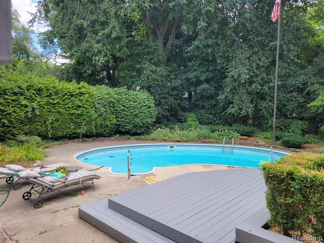 3681 Maxwell Court, Bloomfield Hills, MI 48301