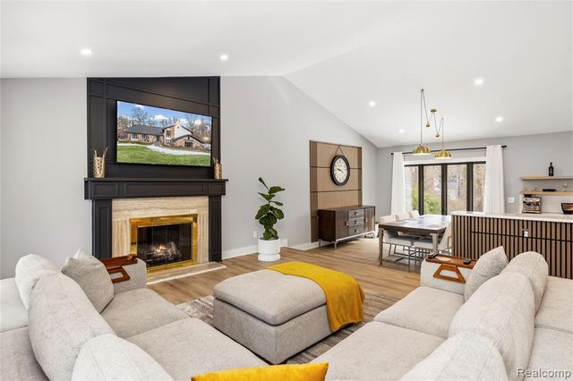 3681 Maxwell Court, Bloomfield Hills, MI 48301