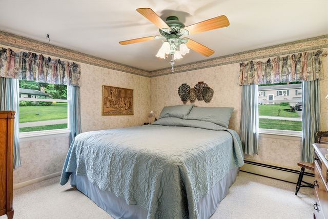 8 Linwood Dr, Wilbraham, MA 01095