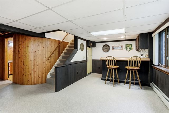 8 Linwood Dr, Wilbraham, MA 01095