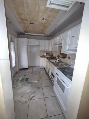 3940 NW 42nd Avenue 122, Lauderdale Lakes, FL 33319