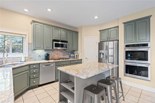 6875 Stonehedge Circle, Goshen, OH 45140