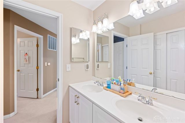 6875 Stonehedge Circle, Goshen, OH 45140