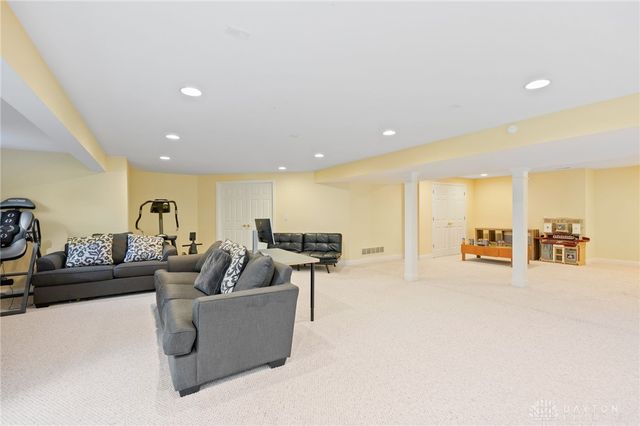 6875 Stonehedge Circle, Goshen, OH 45140