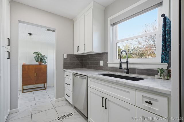 4904 S Madison Avenue, Tulsa, OK 74105