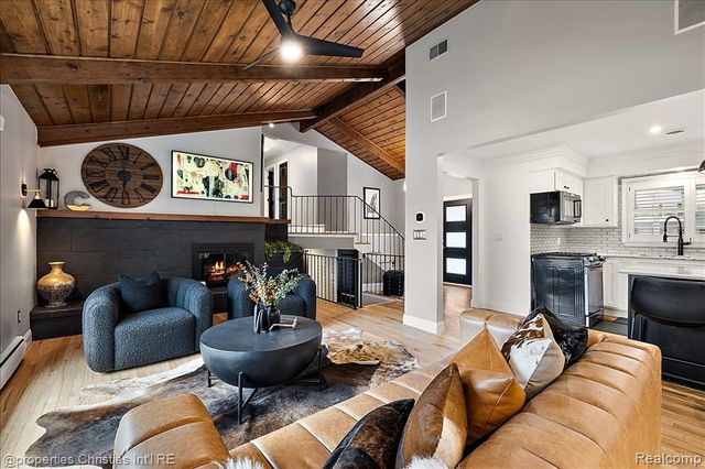 5722 Raven Road, Bloomfield Hills, MI 48301