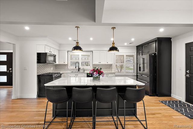 5722 Raven Road, Bloomfield Hills, MI 48301