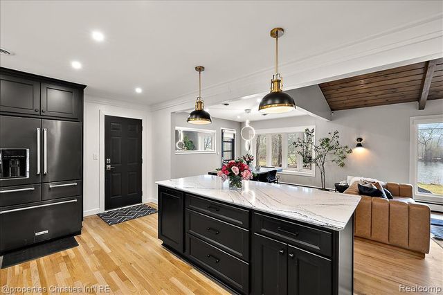 5722 Raven Road, Bloomfield Hills, MI 48301