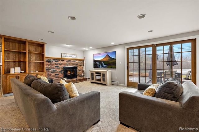 5722 Raven Road, Bloomfield Hills, MI 48301