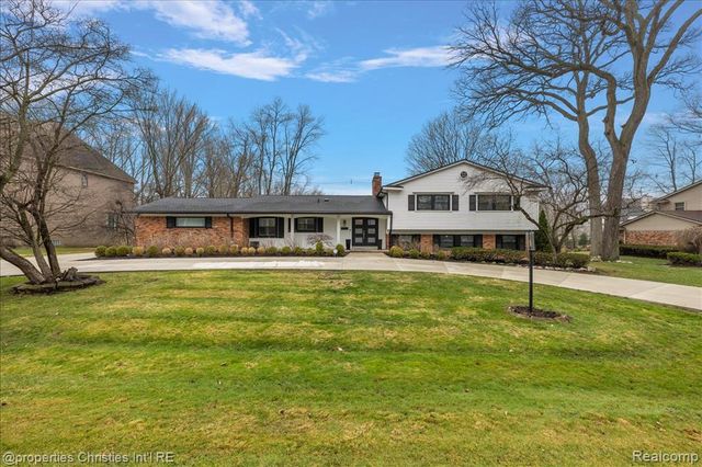 5722 Raven Road, Bloomfield Hills, MI 48301