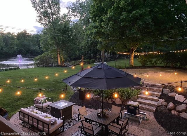 5722 Raven Road, Bloomfield Hills, MI 48301