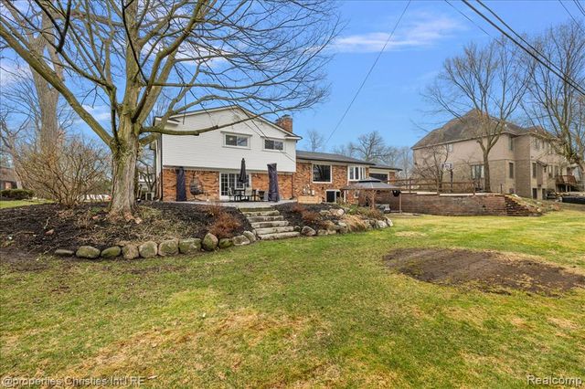 5722 Raven Road, Bloomfield Hills, MI 48301