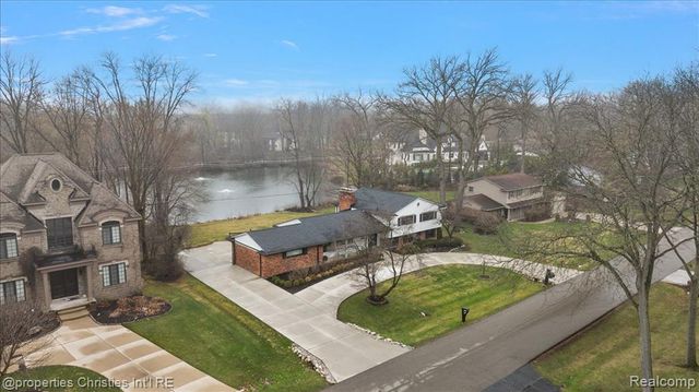 5722 Raven Road, Bloomfield Hills, MI 48301