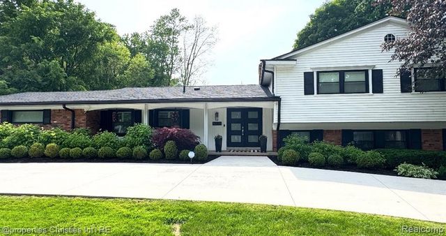 5722 Raven Road, Bloomfield Hills, MI 48301