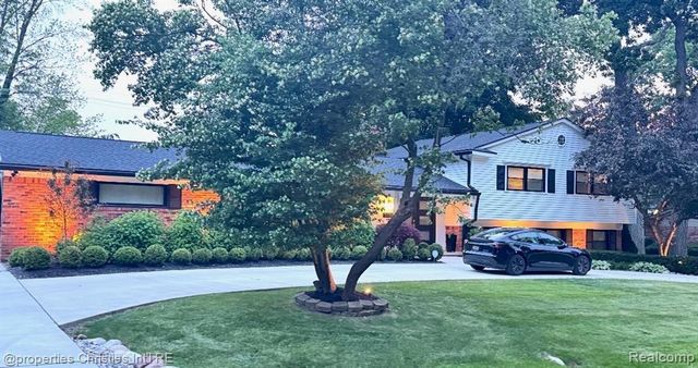 5722 Raven Road, Bloomfield Hills, MI 48301