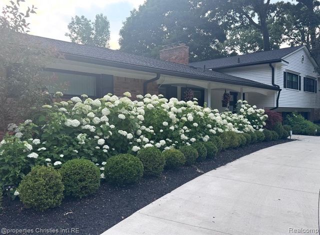 5722 Raven Road, Bloomfield Hills, MI 48301